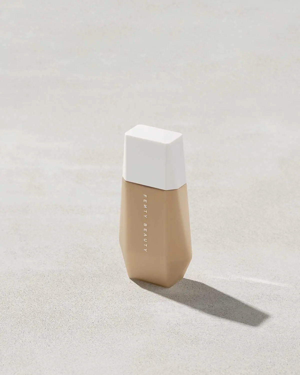 Fenty Beauty Eaze Drop Lightweight Blurring Skin Tint — 7