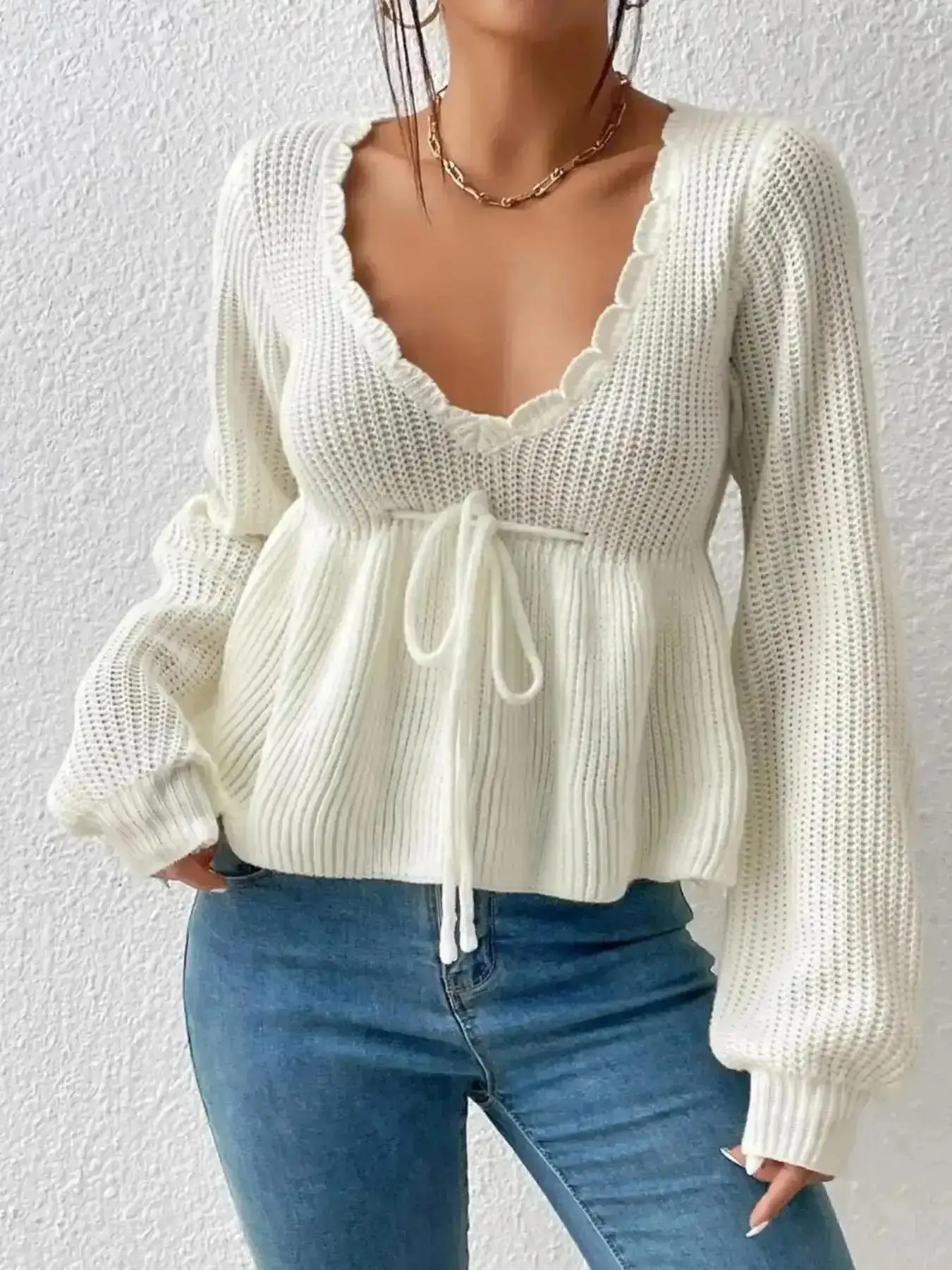 Women's Plain Adjustable Drawstring Tie Front Scallop Trim Crop Knit Sweater Top, Casual Feminine Bishop Sleeve, Long Sleeves, Deep V Neck Lightweight Fashion Knitwear for Fall & Winter, Ladies' Clothing Daily Wear, Fit