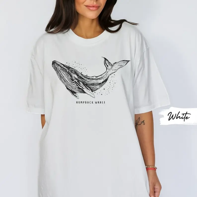 Humpback Whale Shirt, Celestial Whale tshirt, Vintage Sea Animal Graphic Tee, Womens Oversized t-shirt, Gift for Ocean Lover