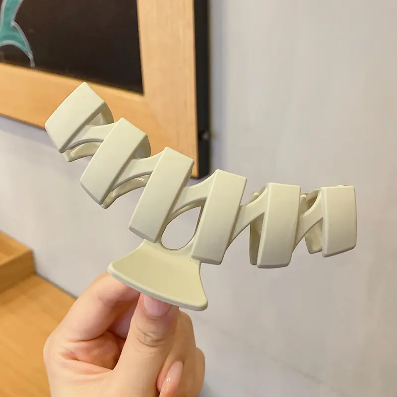 25 # Irregular gray gripper#