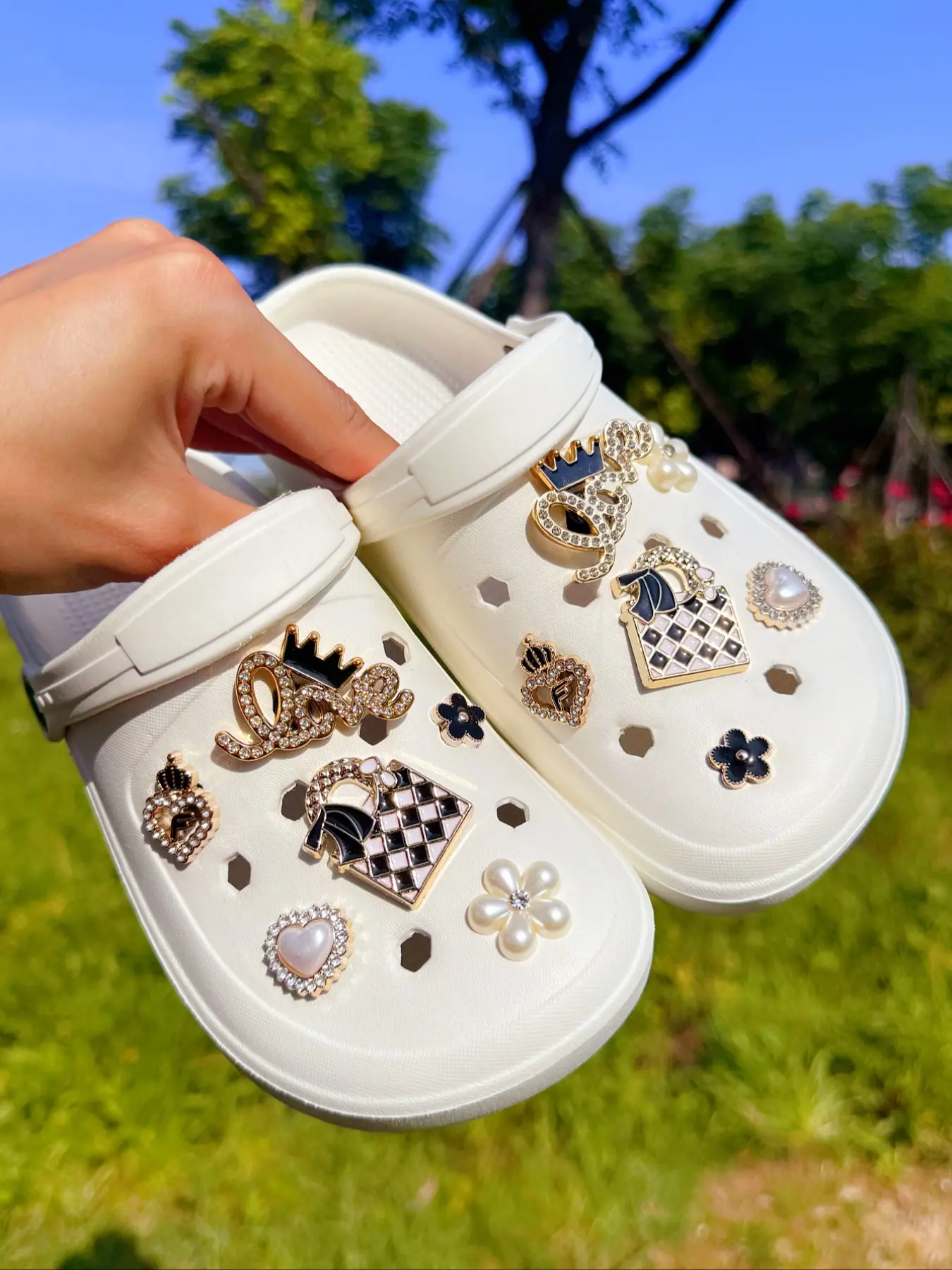12 Piece Casual Bags Love Heart Cute Shoe Decorations DIY Creative Accessories, Fun Multifunctional Personalized Shoes Gift, Shoe Charms Set