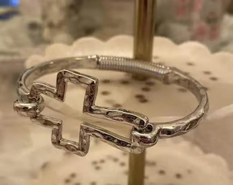 Hammered cross bangle bracelet