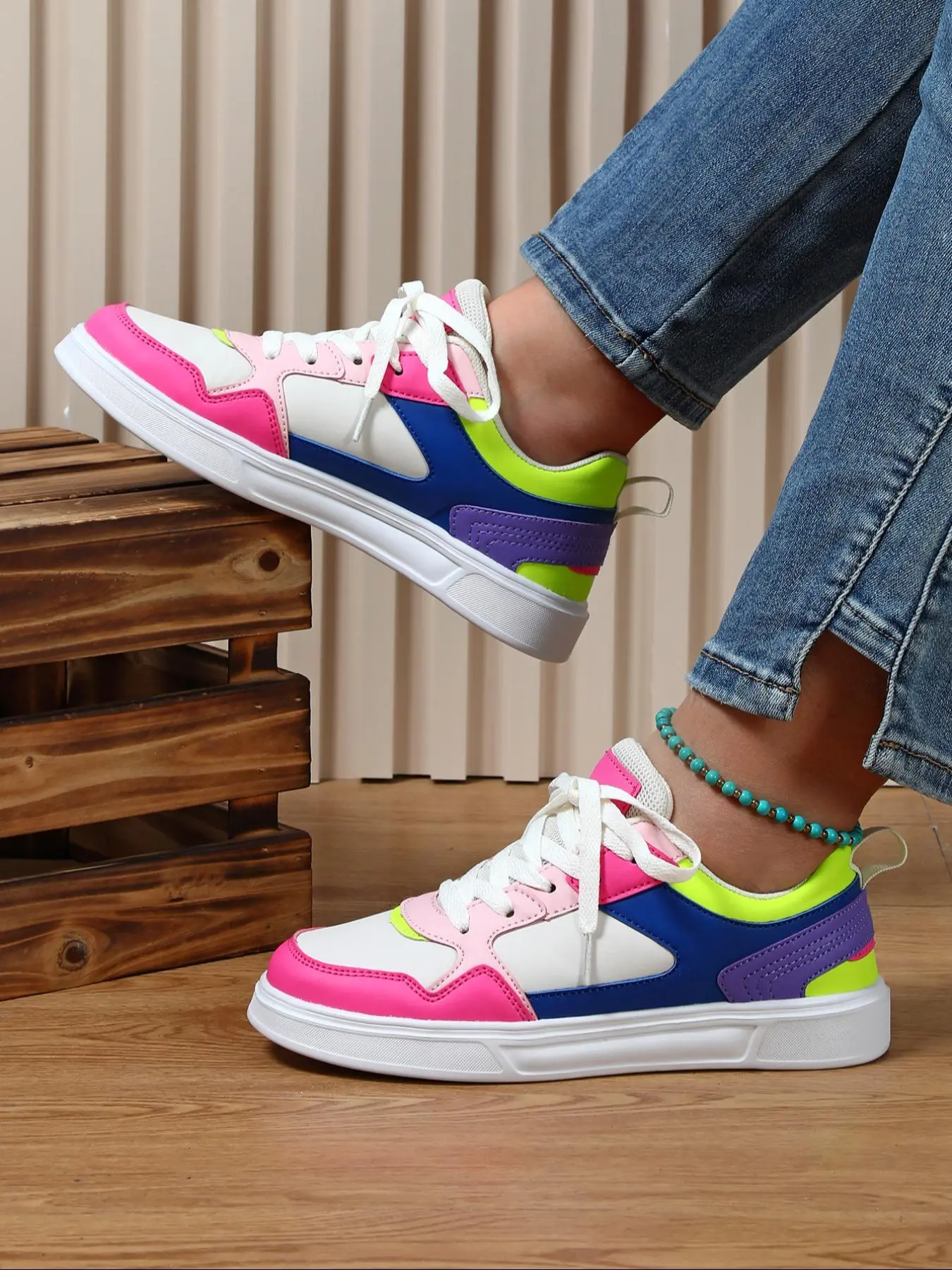 Women's Fashionable Colorblock Lace Up Low Top Sneakers, Casual Breathable Comfortable Sports Shoes, Female All-match Round Toe Shoes for Daily Wear, Colorblock Patchwork Sneakers, Trendy Walking Sneaker, All Day Sneakers, Lifestyle Colorblock Sneakers