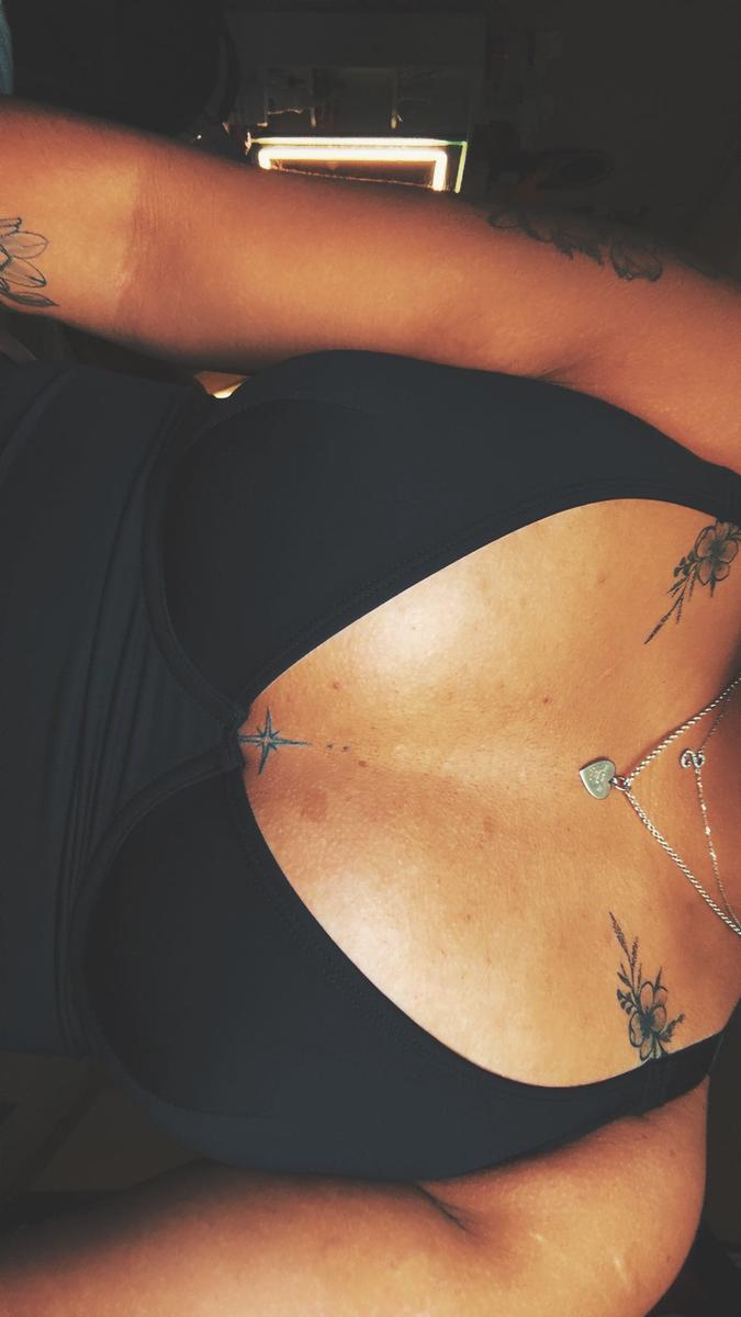 Item: Sleeveless Deep-V Neck Black, S