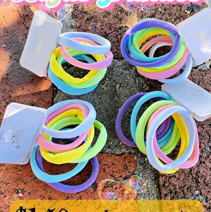 hair ties / ligas del pelo