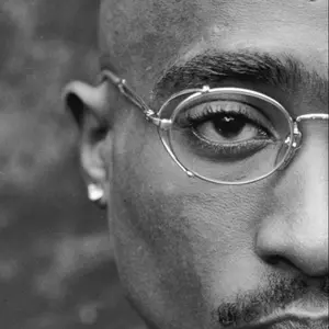 Eyeglasses Inspired by a Legend Meta lFrames Lightweight Round Full Rim Design Unisex Classic Style Glasses for Everyday Wear Metal Titanium Frames Glass Lenses
