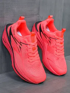 Mens Womens Super Light Running Shoes for Outdoor Activities Enhanced Cushioning and Support for Long Distance Running