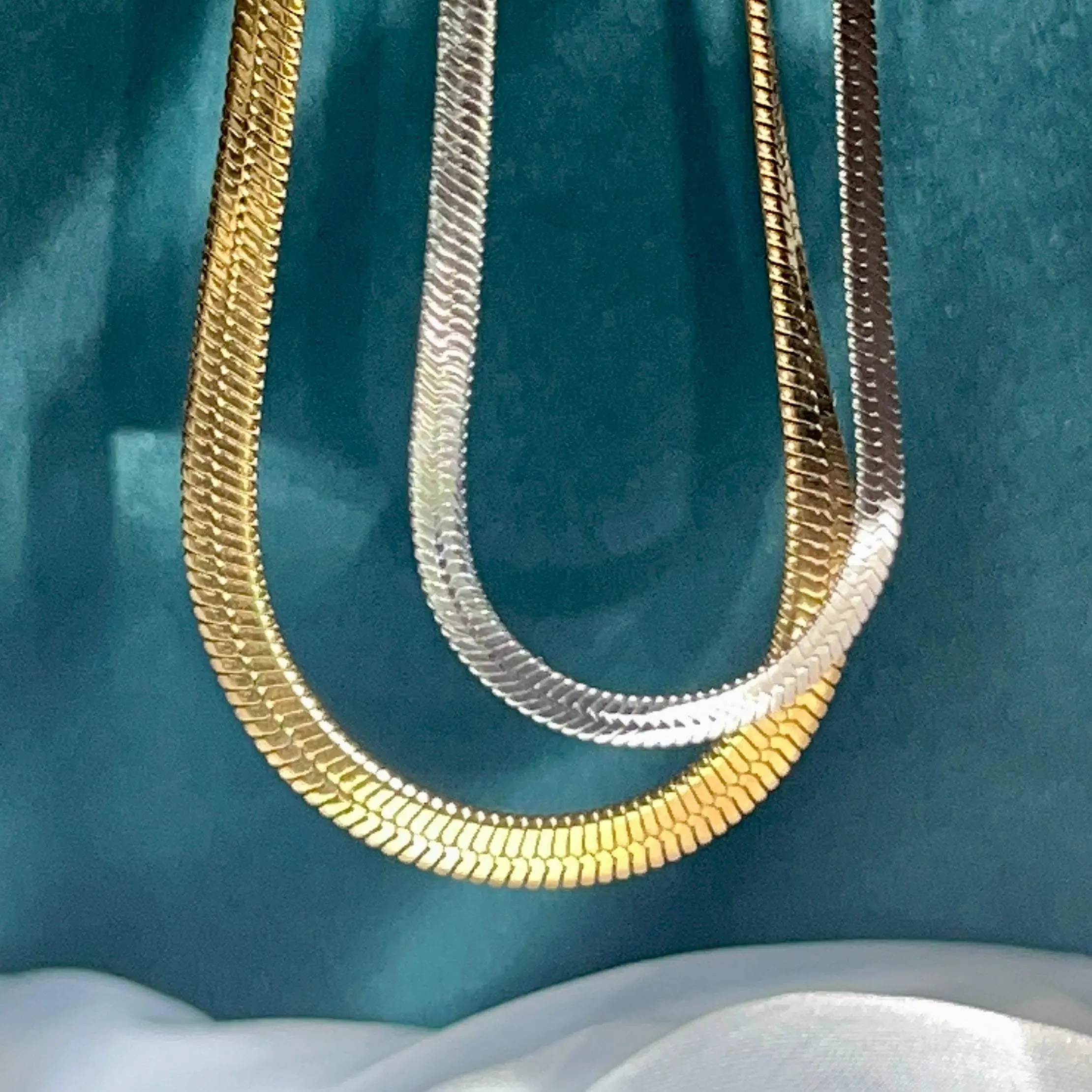 Herringbone chain