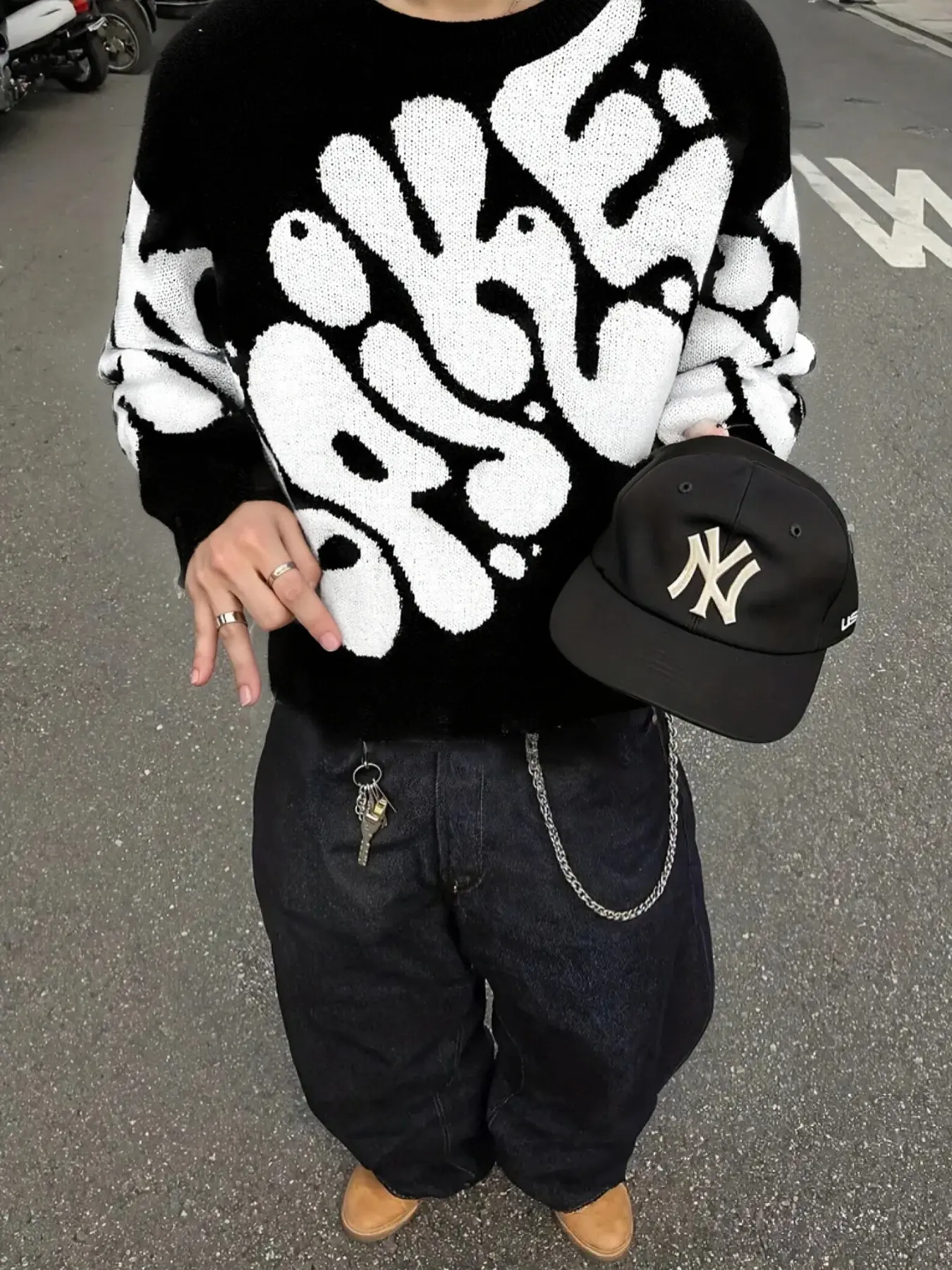 Men's Trendy Graffiti Prints Knit Sweater, Streetwear, Street Style Essential, Comfortable and Warm, Fitted Design, Fall & Winter Fashion