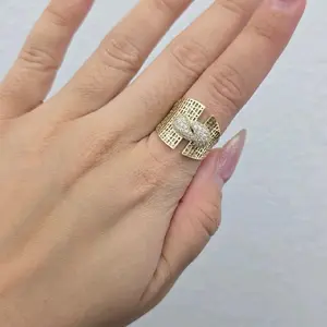 10K Yellow Gold Wide Filigree Ring with Stones