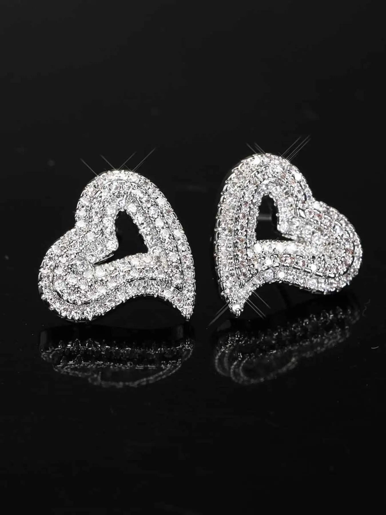 Women's Rhinestone Heart Studs, Heart Shaped Earrings, Elegant Hip-Hop Style Jewelry, High-Quality Sparkling Design, Perfect for Daily Wear & Gifts, Fashionable Earrings, Trendy jewelry