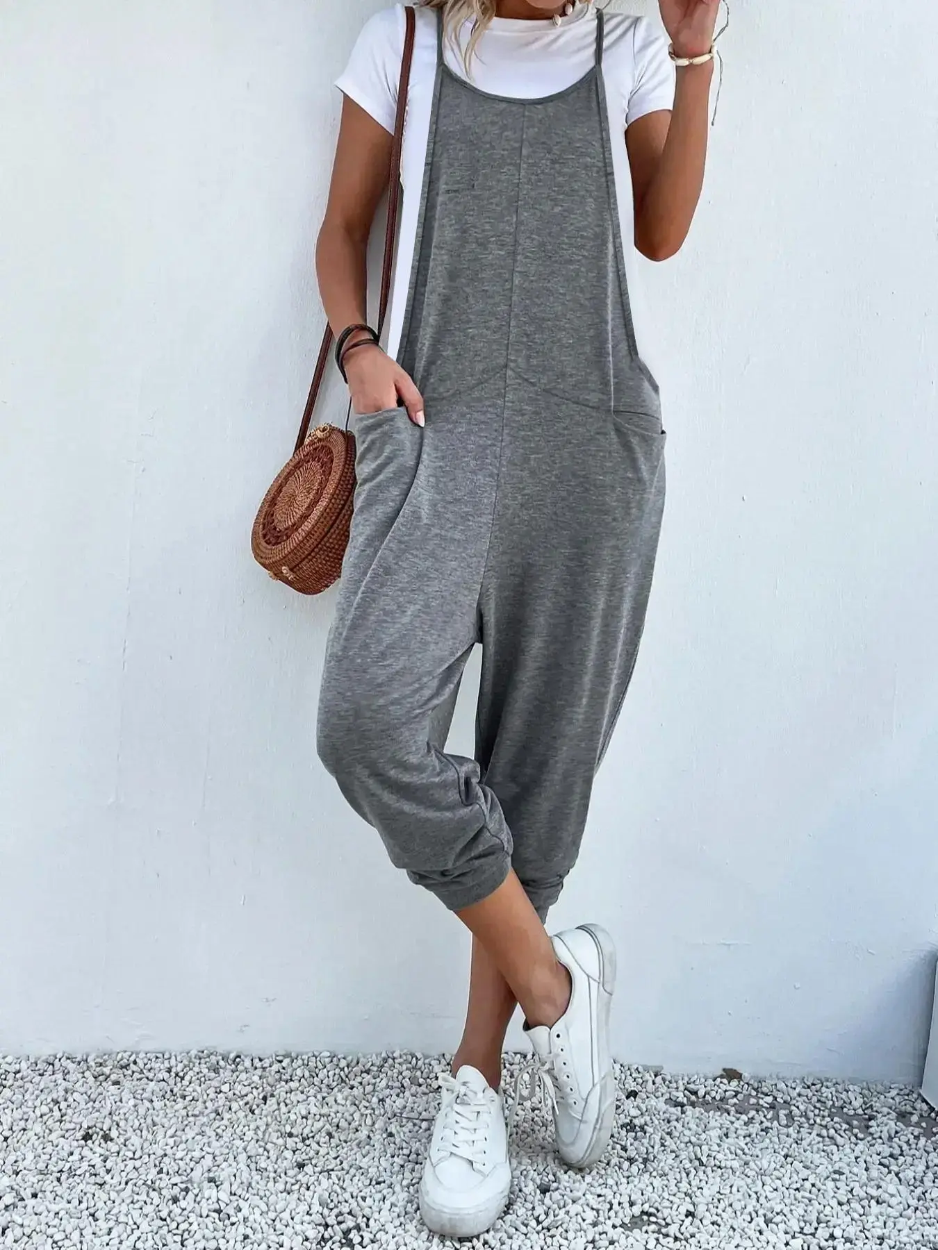 Plus Solid Dual Pocket Keyhole Neckline Cami Knitted Jumpsuit Without Tee, Casual Sleeveless Jumpsuit For Spring & Summer & Fall, Women's Clothes For Daily Wear