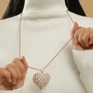 Fashion Rhinestone Heart Pendant Necklace - Trendy Costume Jewelry Accessory, Rhinestones