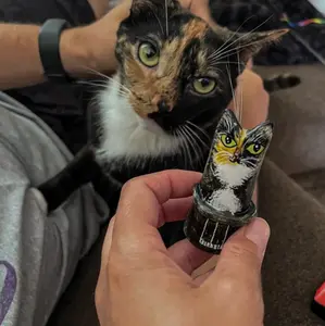 Custom Cat Portrait Whiskers Vase / Tiny Vase / Whiskers Vase / Memorial Gift / Pet Lover Gift / Keepsake