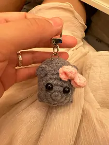 Cartoon Cute Sad Hamster Keychain Doll Charm with Music, Handmade Animal Pattern Pendant for Men and Women, Cute Accessories