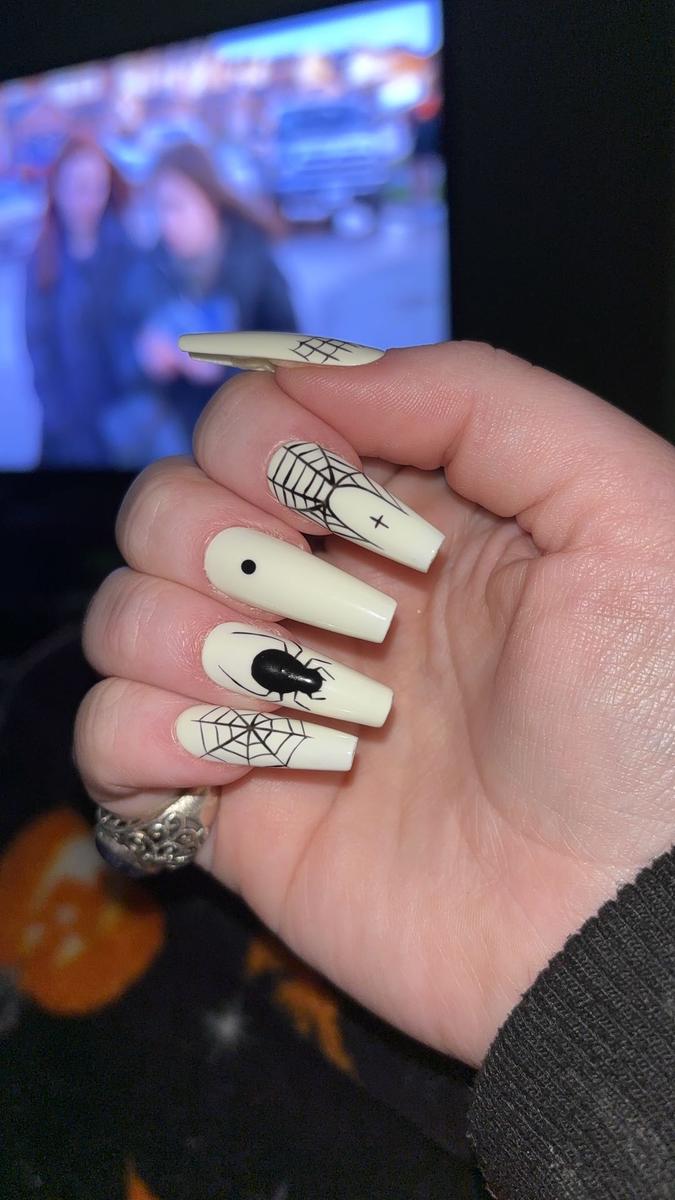 Item: S, $20 4sets, host:aura