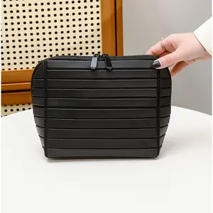 Shell Striped Cosmetic Bag | 20x18x11cm Waterproof Travel Makeup Organizer | Portable Toiletry Pouch for Women & Girls | Black Minimalist Beauty Case | Durable Makeup Bag for Brushes, Palettes & Skincare, FYM54