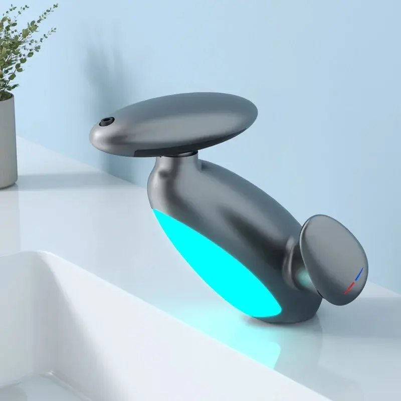 Bathroom Basin Faucet, Deck-Mounted LED Light Pull-Out Sink Mixer with 3-Color Changing Rotatable Upper Spray (Penguin Design)