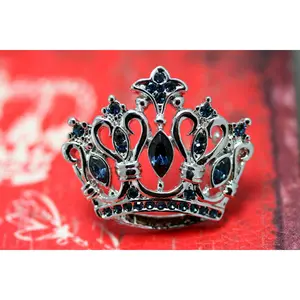 Rhinestone Crown Brooch Pin Fashion Elegant Women Crown Shape Princess Brooches Dress Sweater Coat Pin