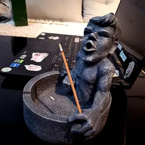 1pc Muscular Man Ashtray, Creative Ashtray, Aromatherapy Tray, Handmade Resin Ashtray, Portable Cigarette Ashtray, Modern Ashtray, Indoor And Outdoor Office Ashtray