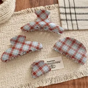 1pcs Minimalist Plaid Hair Claw Women Clip Adorable Retro Trendy Timeless Accessory Stylish Girls Headwear Daily Casual Outfits