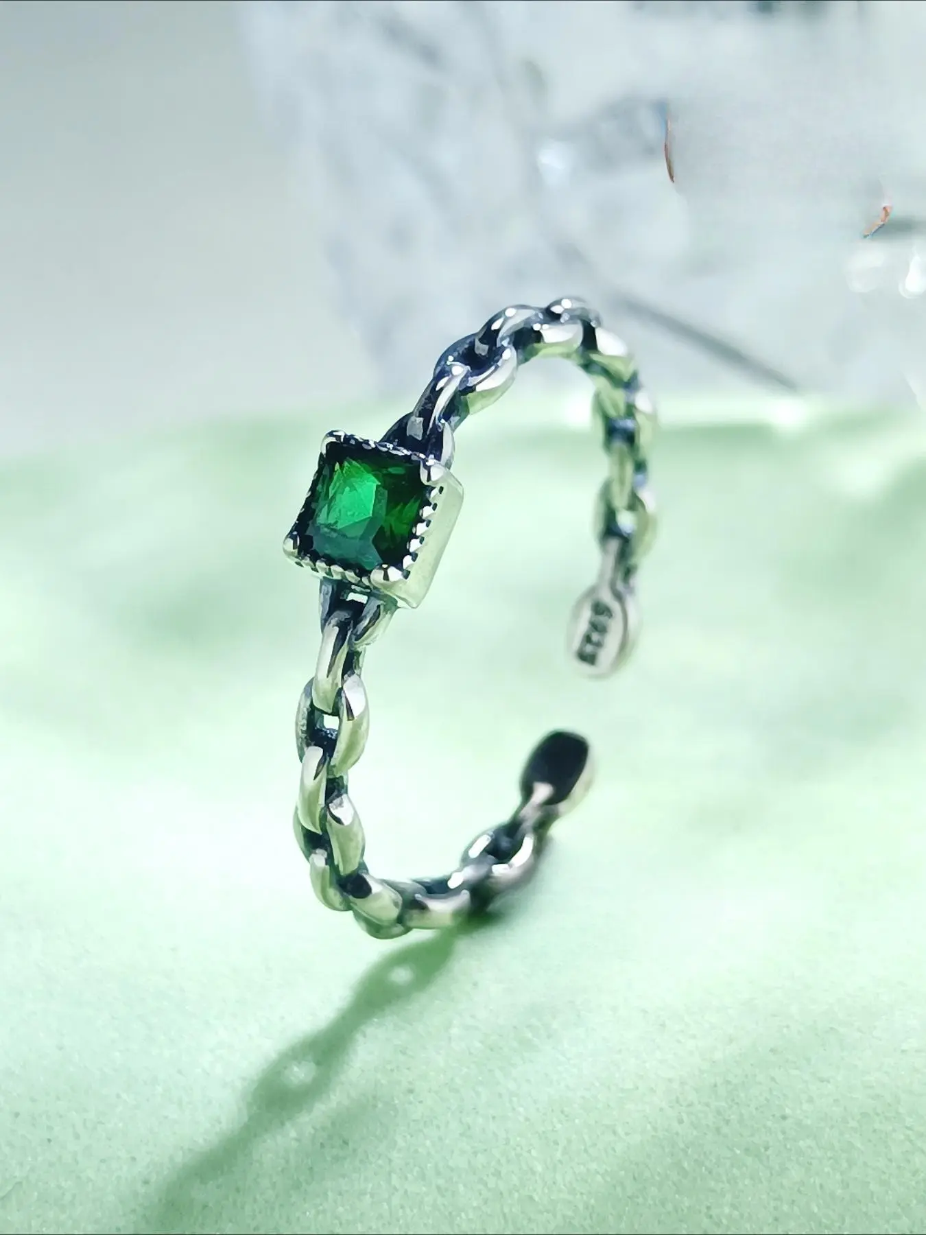 Elegant Chain Ring with Emerald Cubic Zirconia, Adjustable Interwoven Design, Perfect for Daily Wear & Holiday Gifts