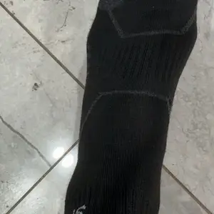 50PCS /Pack Women Men's Mid-Calf Sports Socks Solid Color Knit Polyester Athletic Socks, Hand Washable