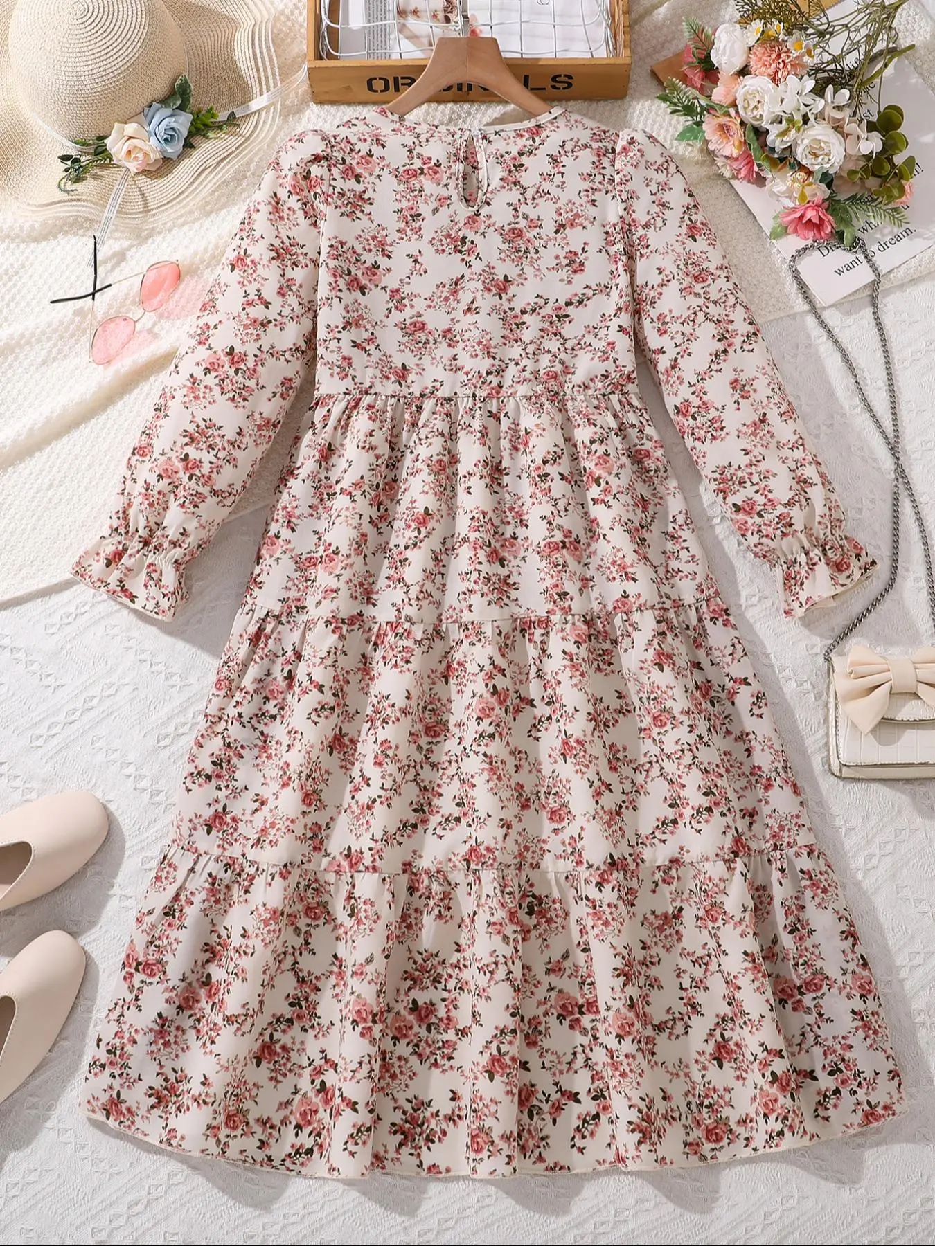 Girls Floral Print Round Neck Long Sleeve Dress, Comfortable Sweet Elegant Style, All over Print, Fall & Winter Fashion, Ditsy Floral Dress - TikTok Shop Girls Floral Print Round Neck Long Sleeve Dress, Comfortable Sweet Elegant Style, All over Print, Fall & Winter Fashion, Ditsy Floral Dress - TikTok Shop