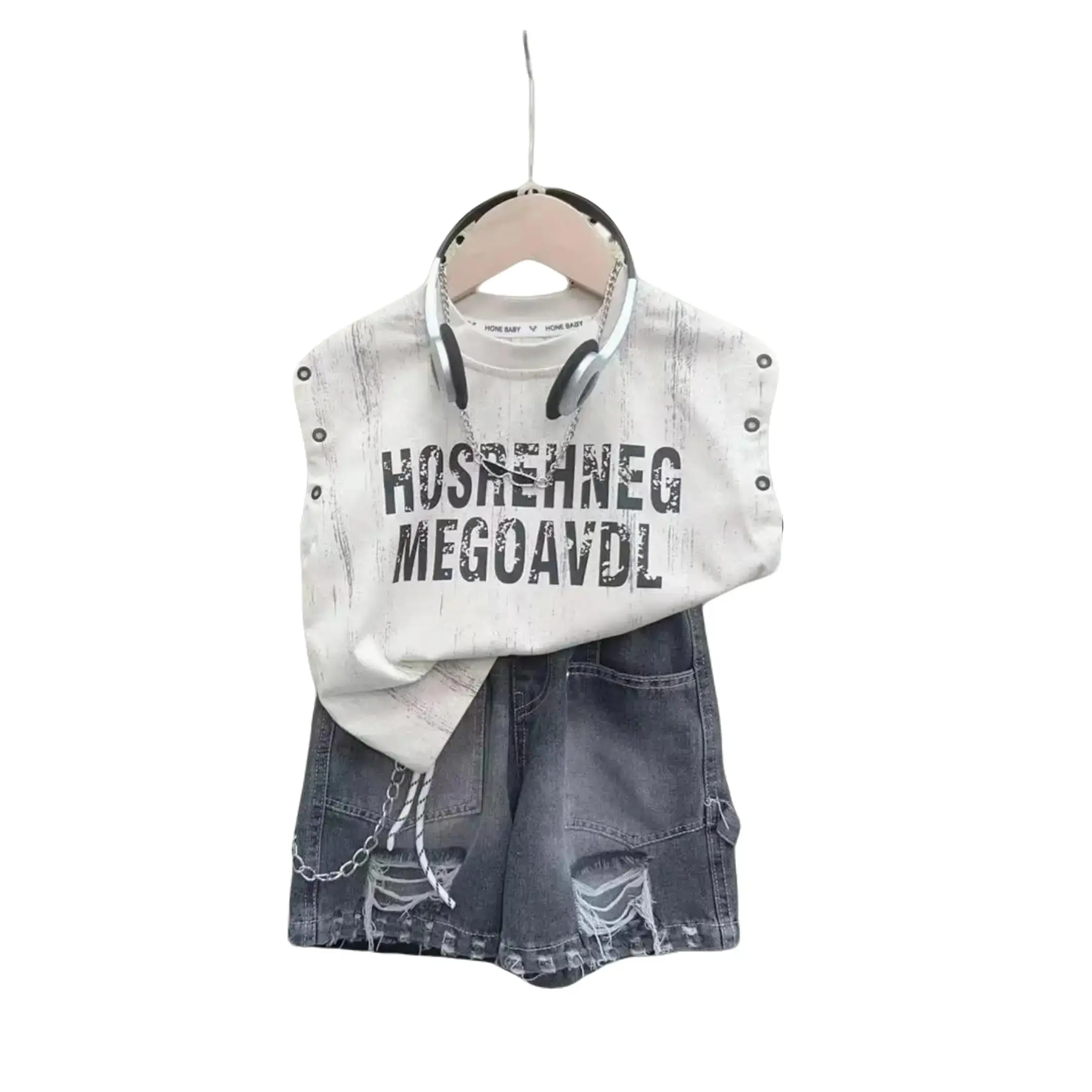 Boys' 2-Piece Hip-Hop Outfit - Stylish Sleeveless Letter Top with Ripped Faux Denim Shorts, Summer Outdoor Kids' Fashion Set