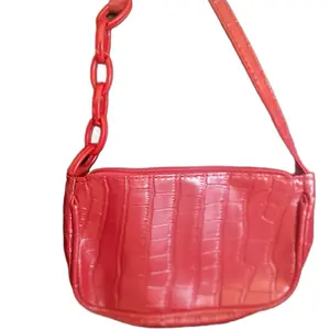 Red Croc-Embossed Shoulder Mini Bag Trendy & Elegant with Chain Strap Fashion Accessory Women's