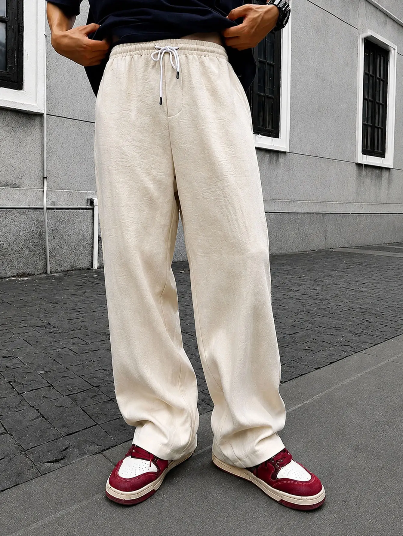 Men’s off-white textured wide-leg casual pants, elastic waistband with drawstring, drapey straight-leg long pants, Japanese-style loose straight-leg trousers, suitable for all seasons