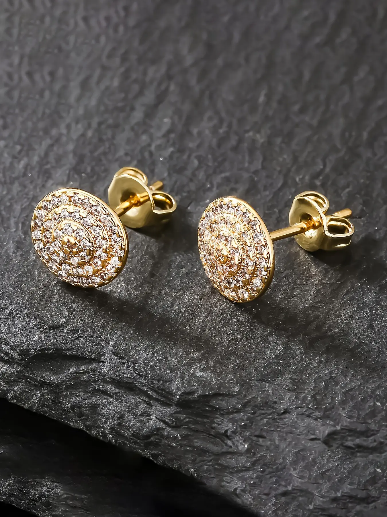 Iced Chics Fashion Arc Hip Hop Stud Earrings, Copper with Synthetic Zircon, Perfect for Men's Street Concerts and Gifts, Sparkling Ear Jewelry