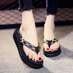 1pair Raffia grass slippers, new style, trendy, versatile, cute, and perfect for pairing with skirts.