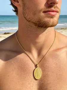 Guadalupe Catholic Pendant Necklace, Unisex Retro Style, Stainless Steel, Ideal Gift for Men and Women, All Seasons Fashion Accessory, Cuban Link Necklace