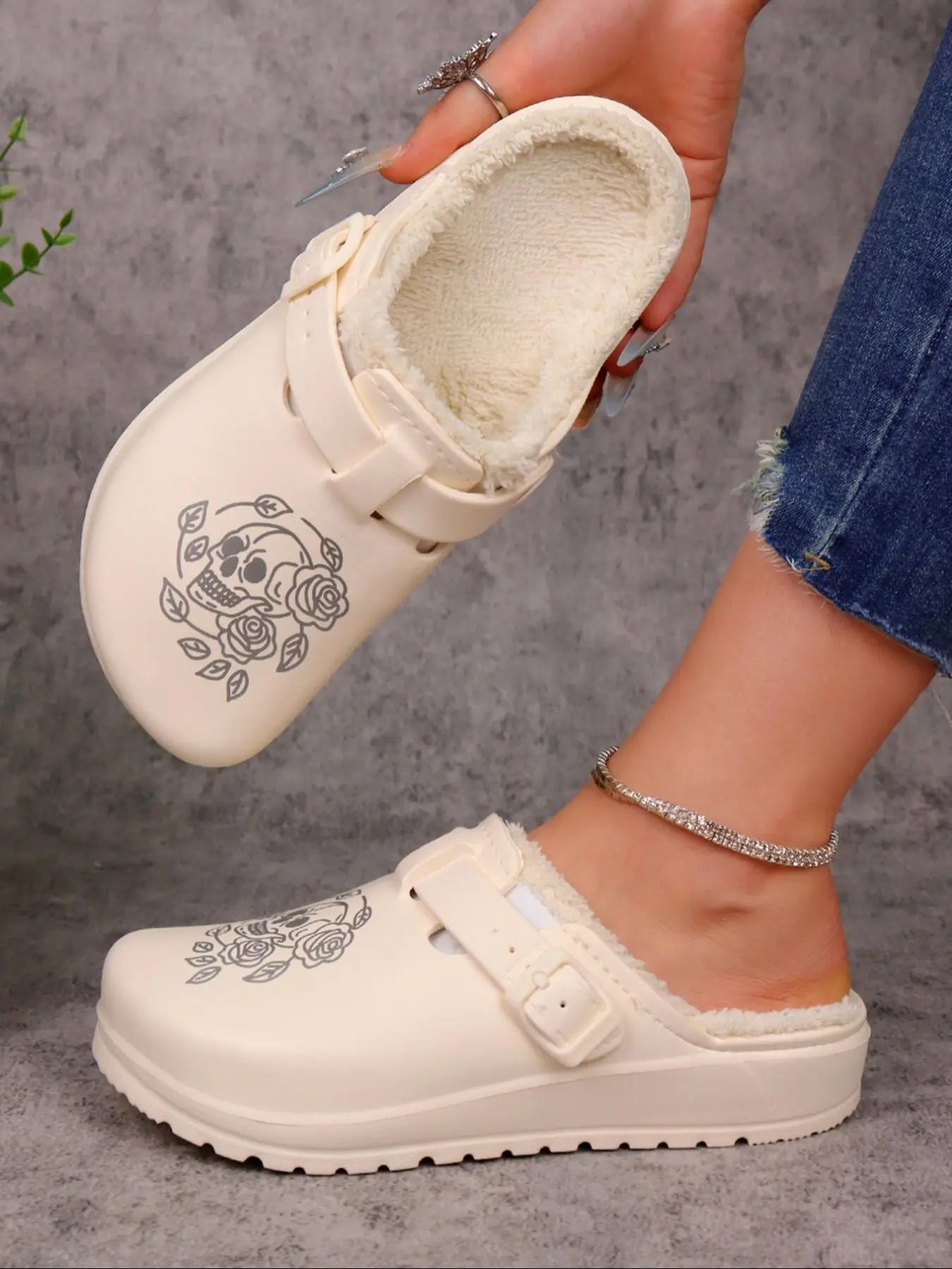 Women's Lightweight Eva Foot Clogs Mules Non-Slip Shoes, Adjustable Buckle Strap, All-Season Closure, Halloween Rose Skull Design, Winter Warm Lining, Closed Toe Shoes