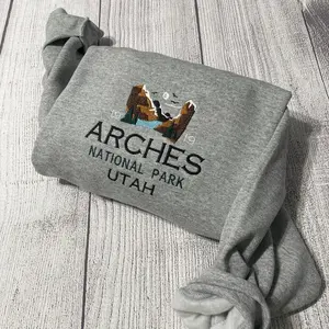 Arches National Park Embroidered sweatshirt; vintage Arches embroidered crewneck; oversized crewneck; gift for him/her; Utah sweatshirts