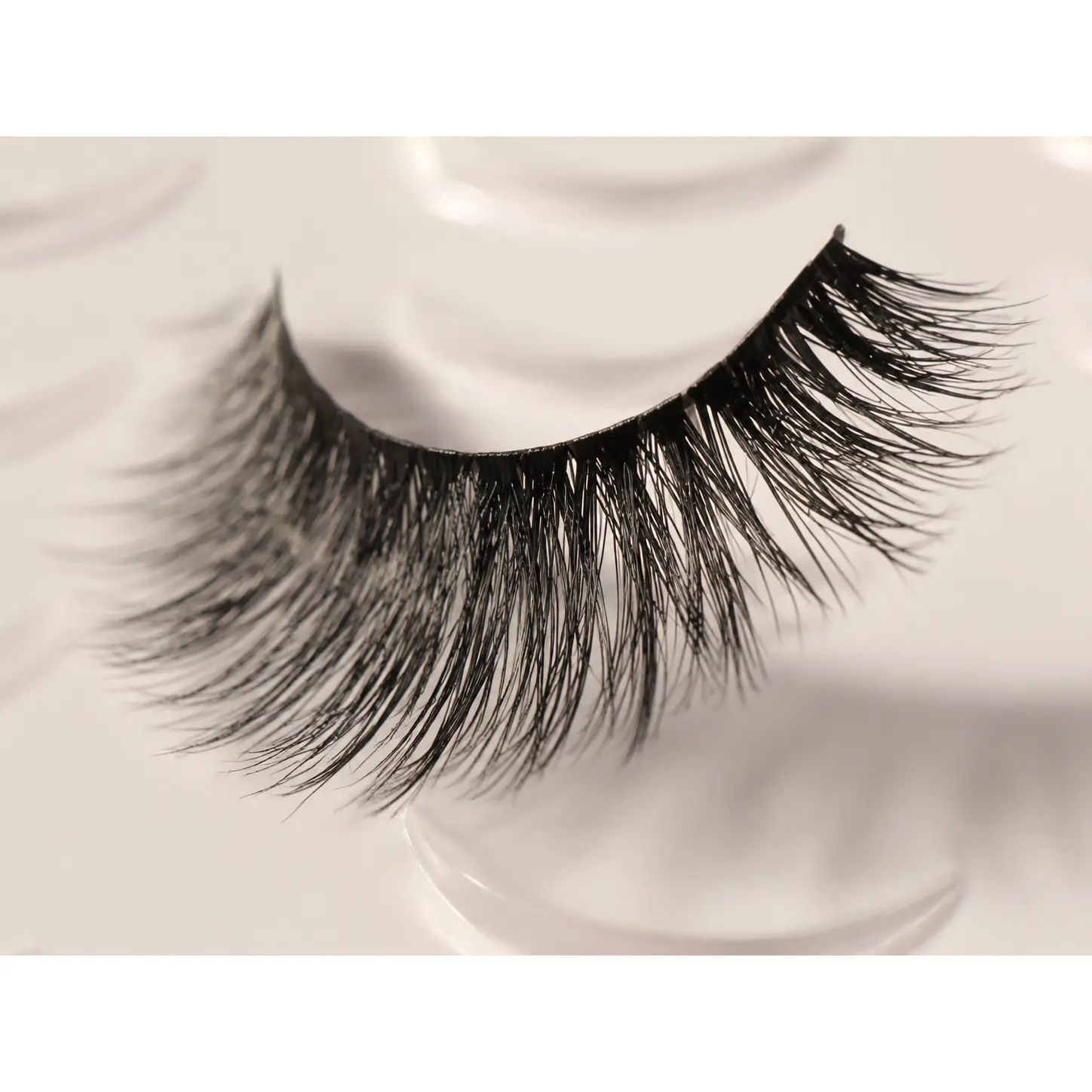 Natural Look Cat Eye False Lashes, Durable Strip Lashes, Elegant Synthetic Mink Lashes, Fluffy 3D Volume Lashes, Reusable, All-Occasion