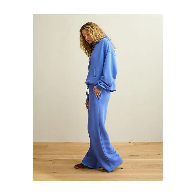 AE Campus Low-Rise Wide-Leg Sweatpant
