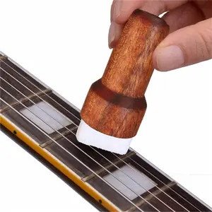 Guitar String Maintenance and Care: Anti-rust and Rust Removal String Cleaning Pen, String Protector Oil, Fingerboard Cleaning Brush, Universal for String Instruments