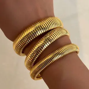17KM Gold Bracelets for Women, Gold Bangles for Women Chunky Bangle Bracelets for Women Bracelets Stack Tarnish Free Gold Jewelry Set of 3 for Women Accessories for Her Gifts, Permanent jewelry