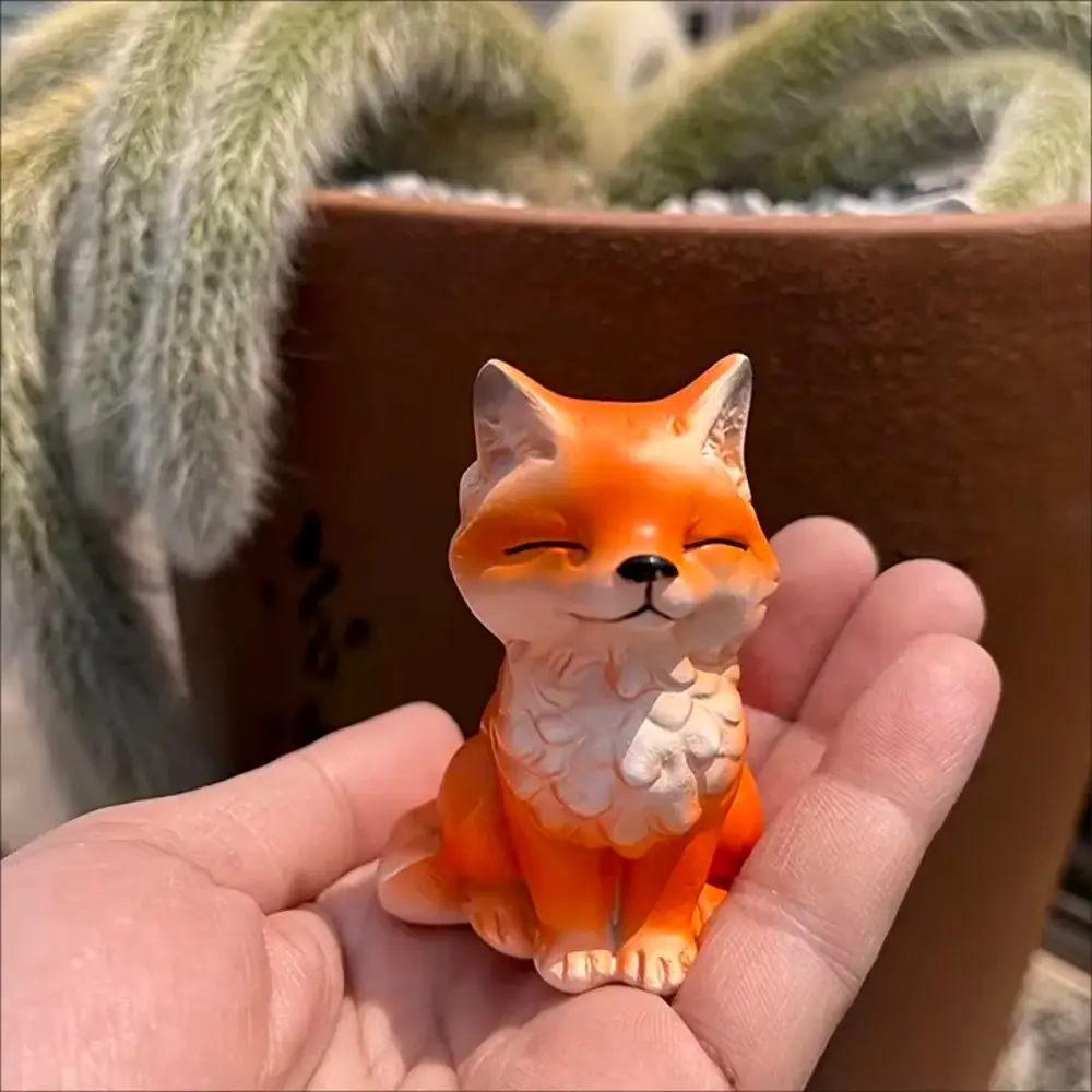 Miniature Cute Small Fox Figures Figurine Ornament,Decorative Sculptures,Resin Animals Crafts,Animal Collectibles,DIY Micro Landscape Courtyard Home Decoration,Birthday gift,Desktop Decoration Ornament,Resin Statue