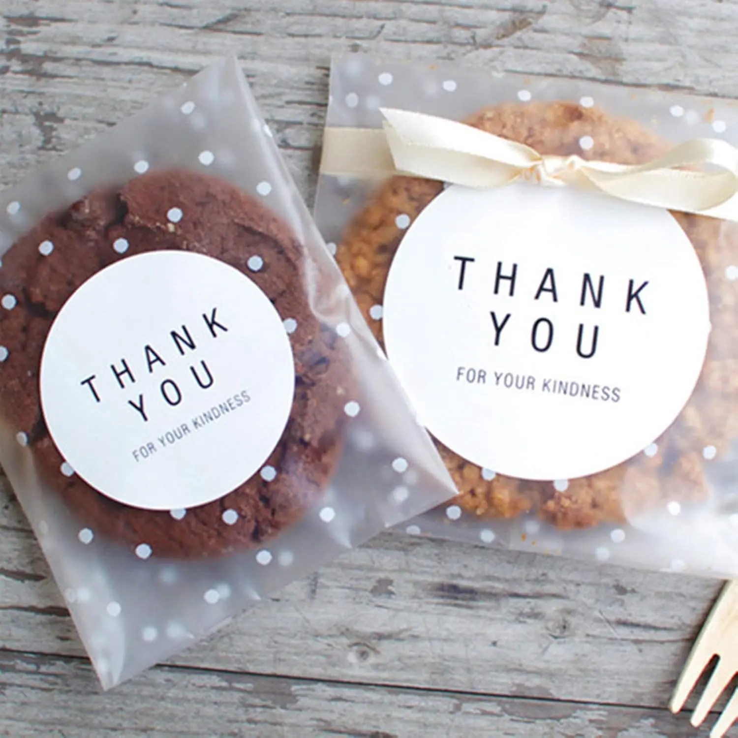 Self Sealing Cellophane Bags,200 Pcs Clear Cookie Bags Resealable Cellophane Bag for Packaging Bakery,Favors, (4"x4", No Stickers, Bows)