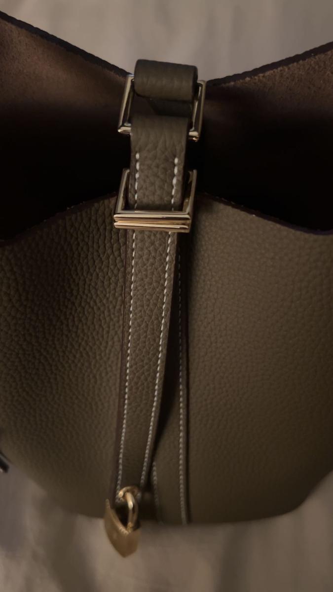 Item: Brown, one-size