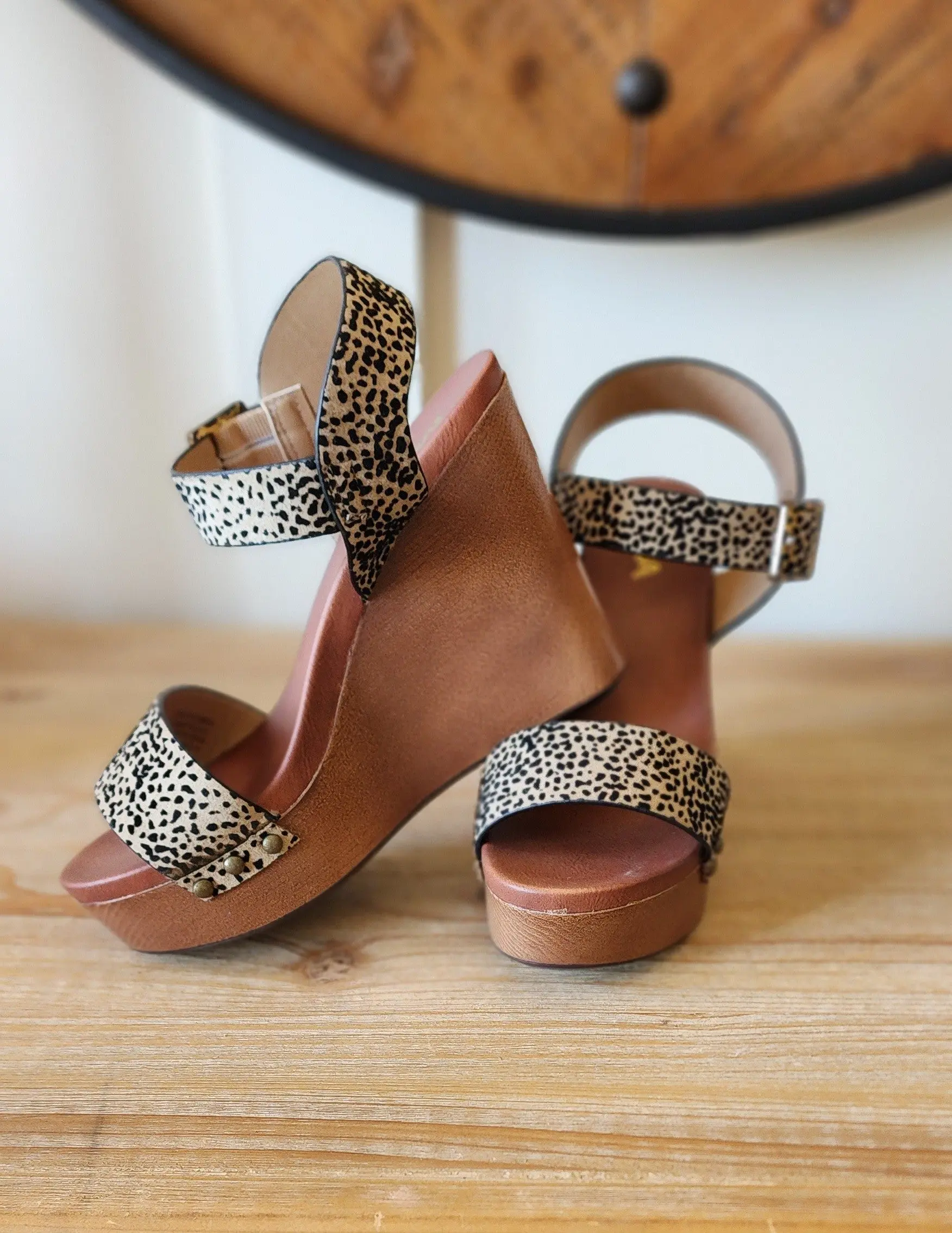 sku00450 | Cheetah Wedge platform sandal