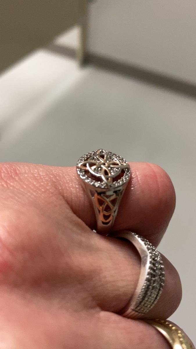 Item: Witch's Knot Ring, 7