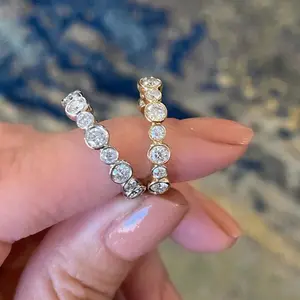 Huitan  Round Cubic Zirconia Ring for Women Silver Color/Gold Color Statement Female Accessories Daily Wear Luxury Jewelry