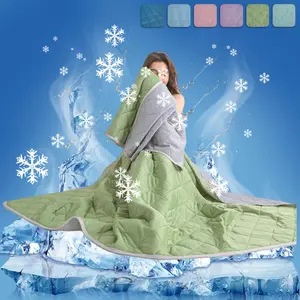 Cooling Summer Blanket, Lightweight Breathable Silky Soft Throw Blanket, Lightweight Cozy Blanket, Soft Comfy Blanket, Comfortable Bedding for Hot Sleepers and Night Sweats, Perfect Gift for Loved Ones