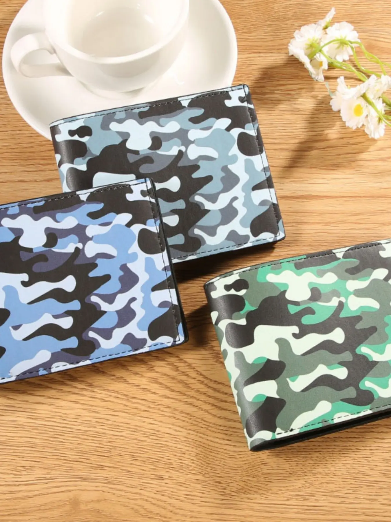 2026 New Men's Short Wallet, Original Camouflage Print, Two-Fold Money Clip, Multi-Card Slots, Integrated Card Holder, Trendy Design