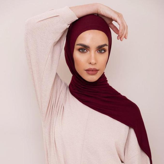 Voile Chic Instant Jersey Hijab – Pre-Sewn Slip-On, 75" x 23.5", Lightweight 95% Viscose 5% Lycra, All-Day Comfort, No Pins