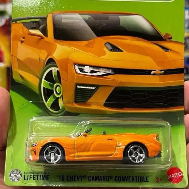 2016 Chevy Camaro Convertible 1:64 scale diecast car